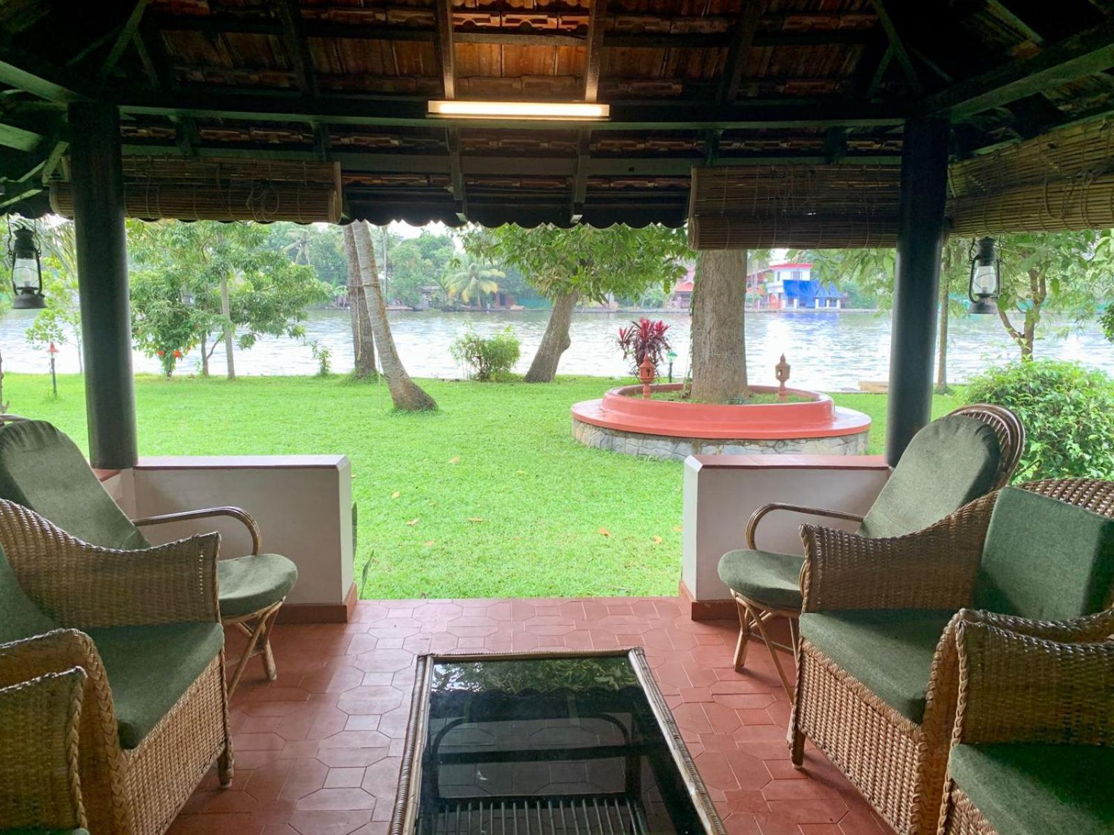 The Pamba Heritage Villa Champakulam Eksteriør billede