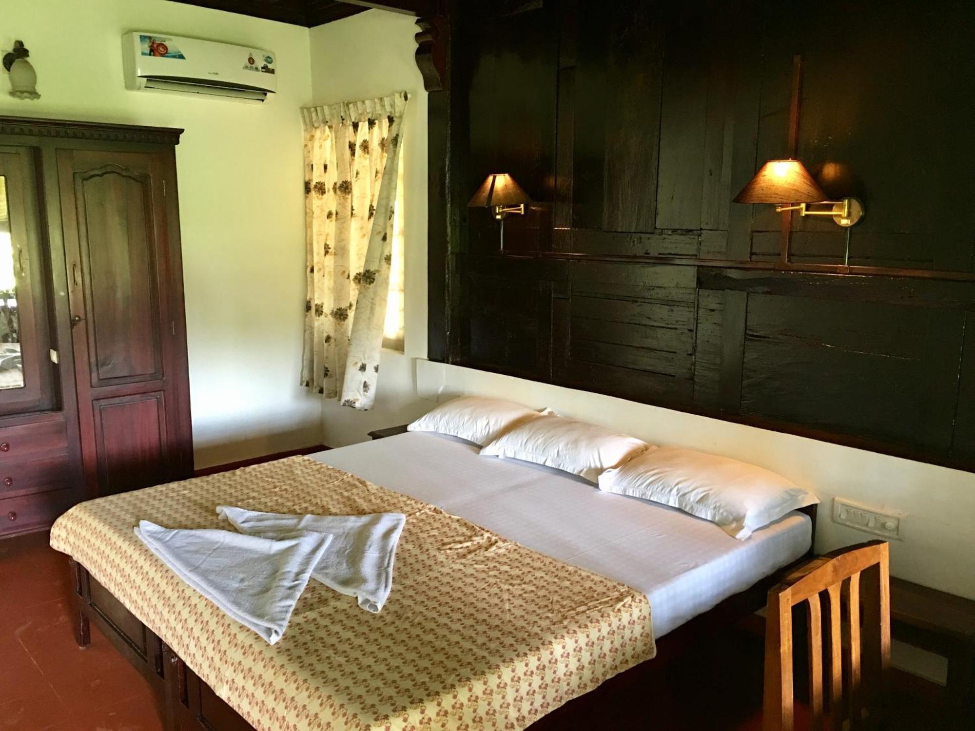 The Pamba Heritage Villa Champakulam Eksteriør billede
